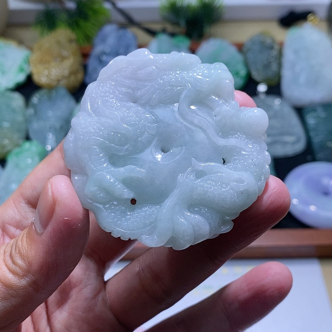 【闪购商品】翡翠颈饰未镶嵌龙牌