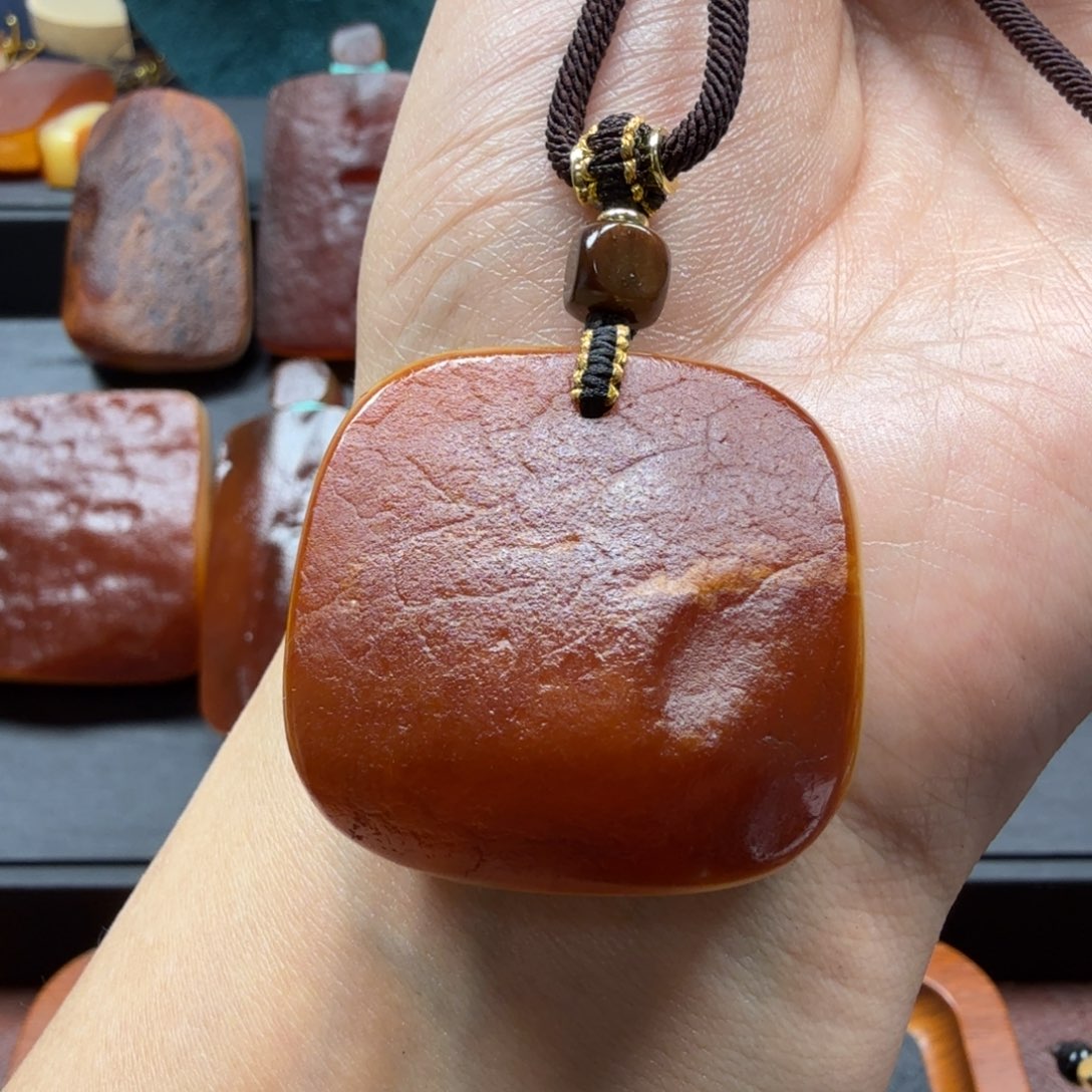 琥珀吊坠(赠链)未镶嵌