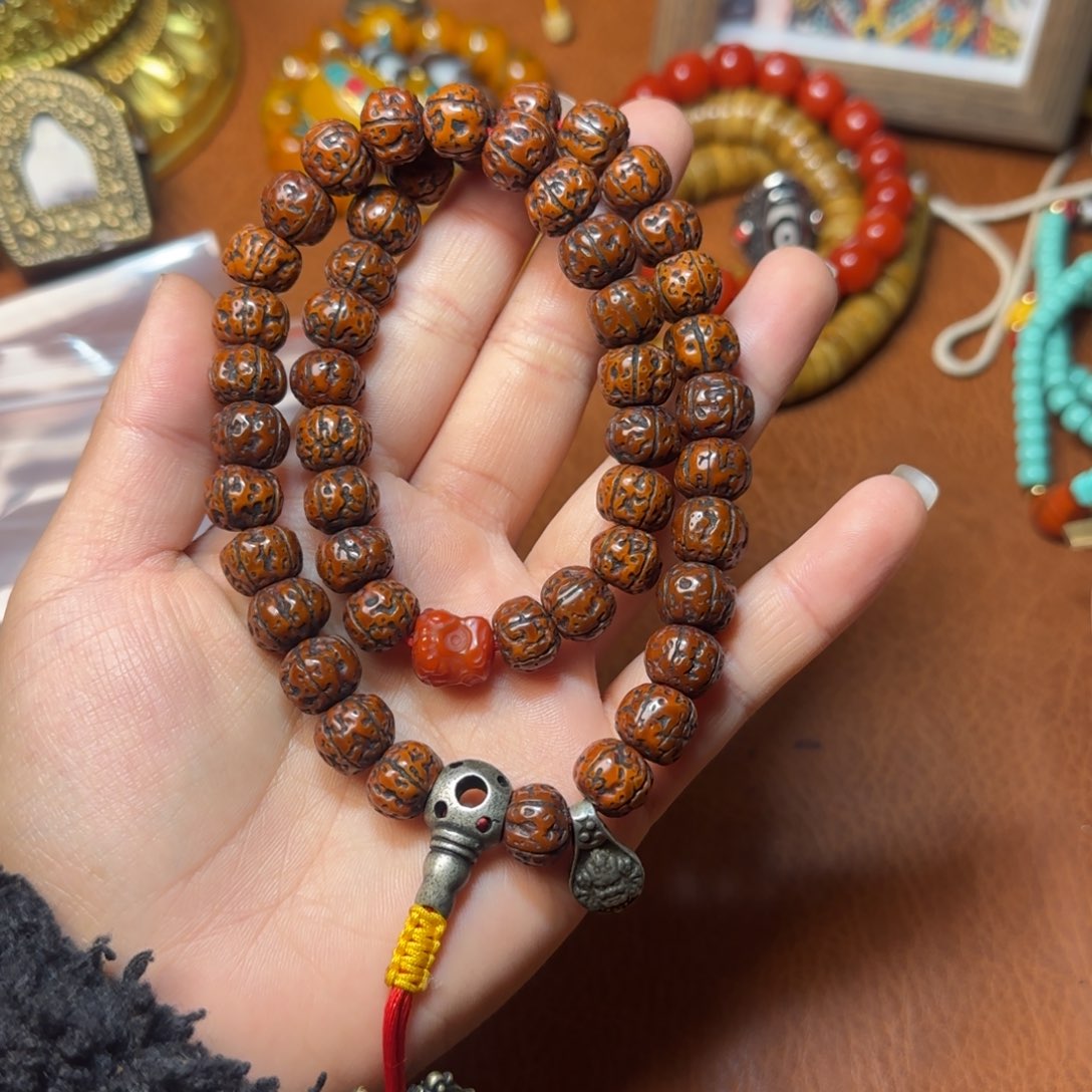 虞***翔玻璃颈饰手串手串手串