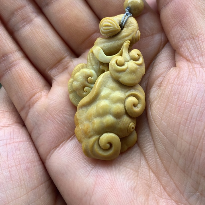 【闪购商品】岫岩河磨玉（透闪石质玉）吊坠未镶嵌诺****支