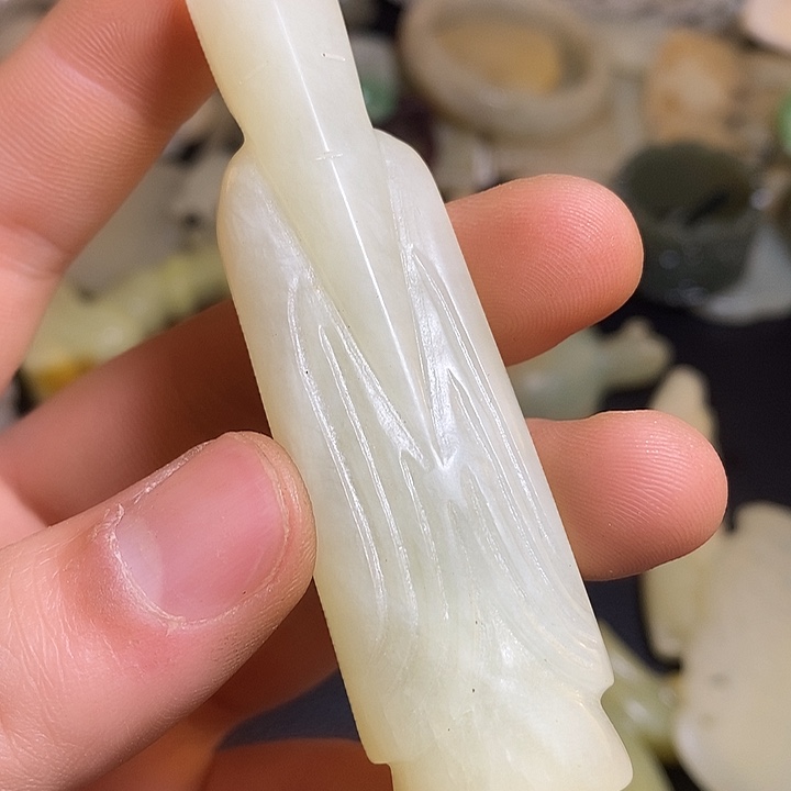 辉***达和田玉（糖玉）未镶嵌颈饰