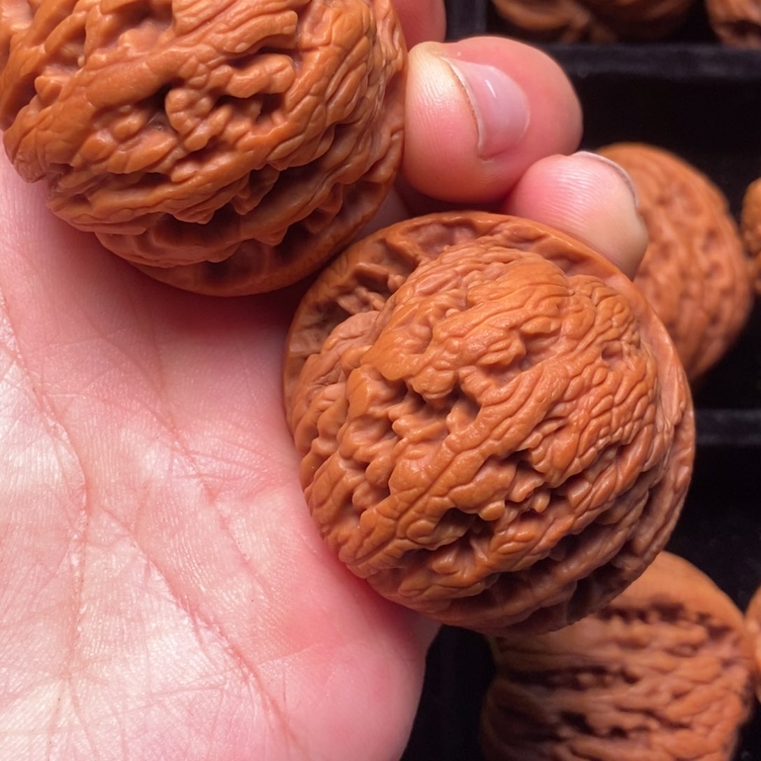 文玩核桃把件秦岭山脉核桃