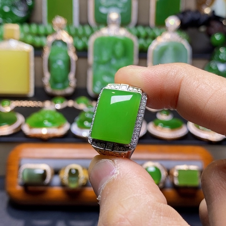 吊坠(不含链)18K金镶嵌和田玉深***⭐