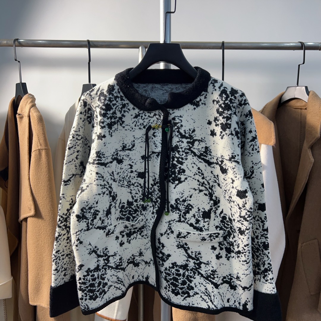 冬季新款设计感小香风外套T129