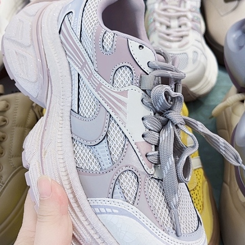 休闲运动的休闲鞋