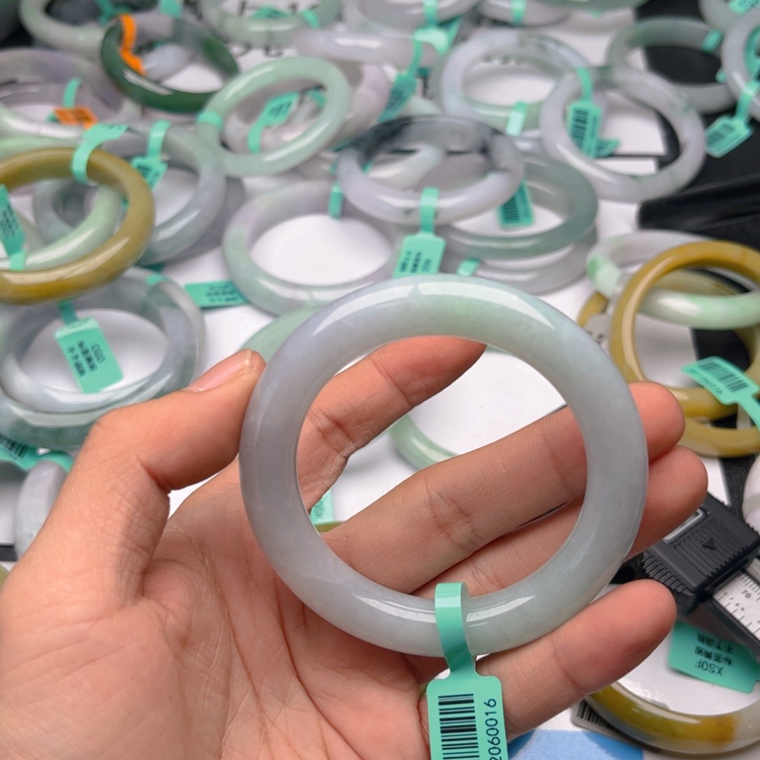 未镶嵌手镯翡翠小*瓜5556. 136