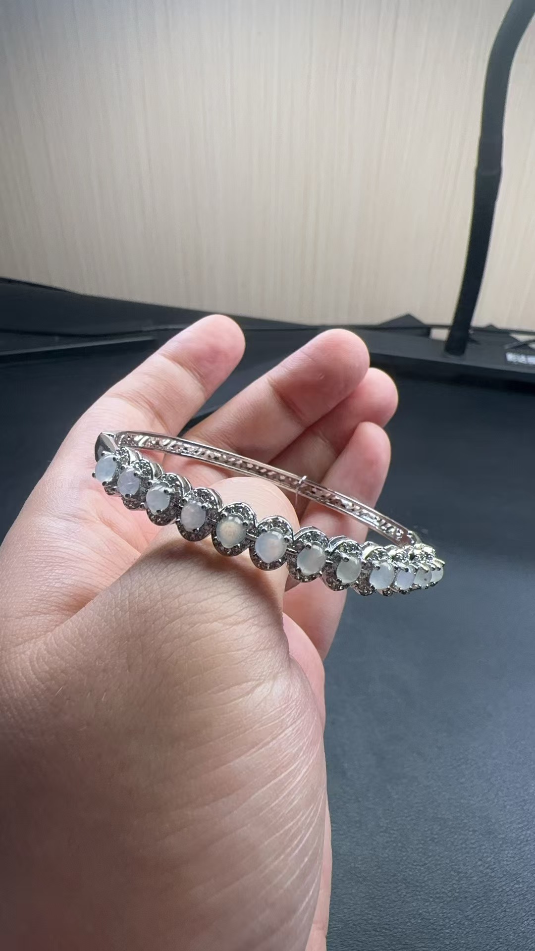 缅甸天然A货翡翠蛋面手镯YWHS141