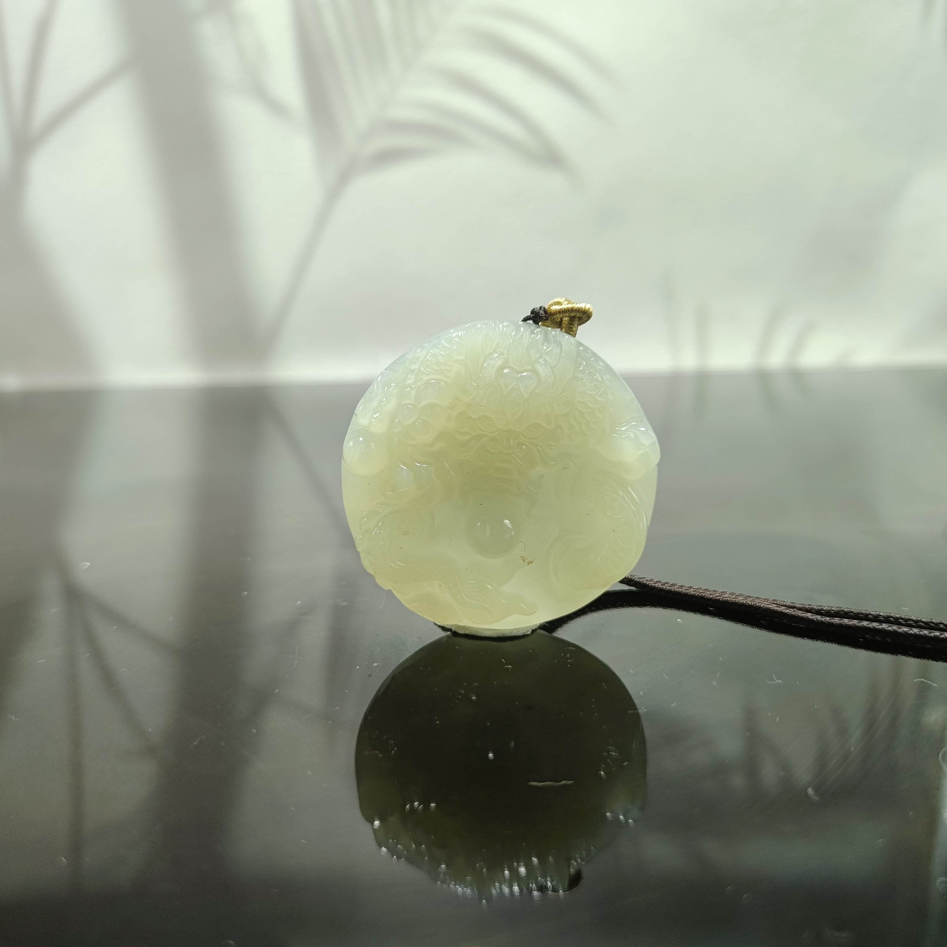 F和田玉龙牌吊坠3589