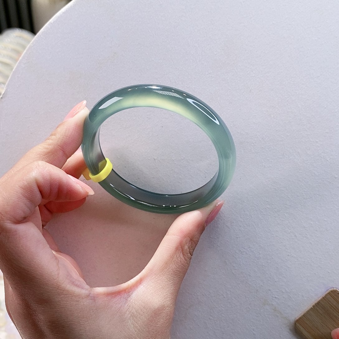 手镯玛瑙/玉髓未镶嵌55.5