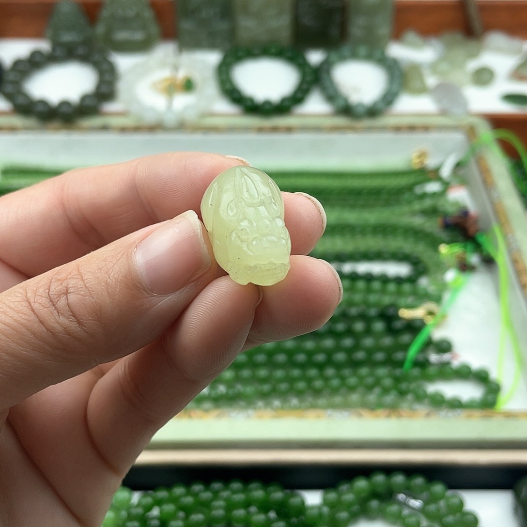 和田玉颈饰未镶嵌