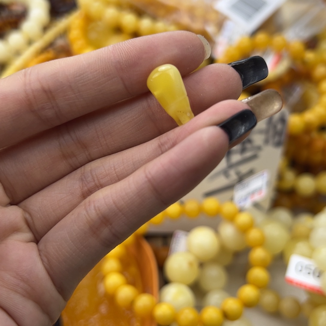 琥珀珠宝奇石未镶嵌