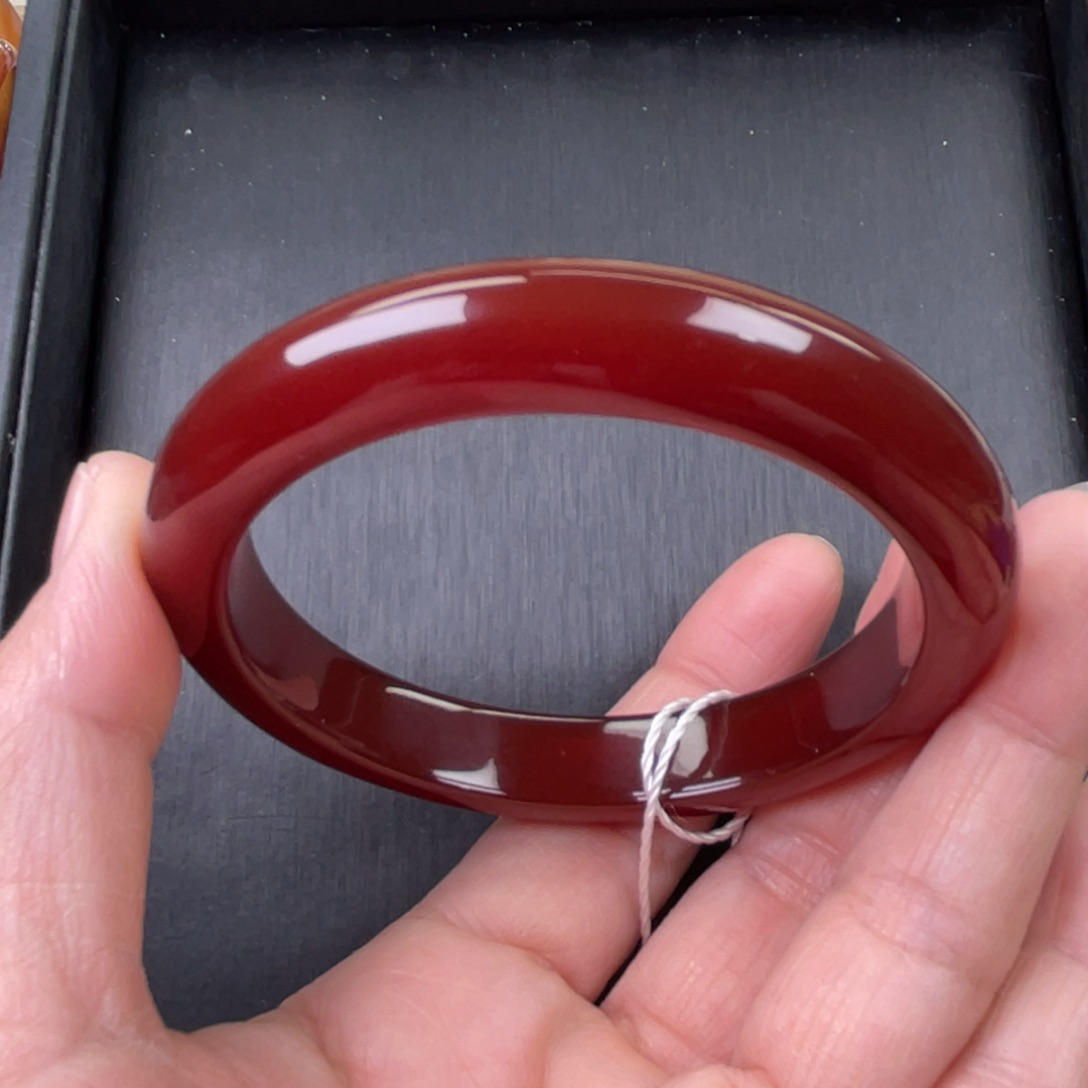 玛瑙/玉髓手镯未镶嵌61圈口