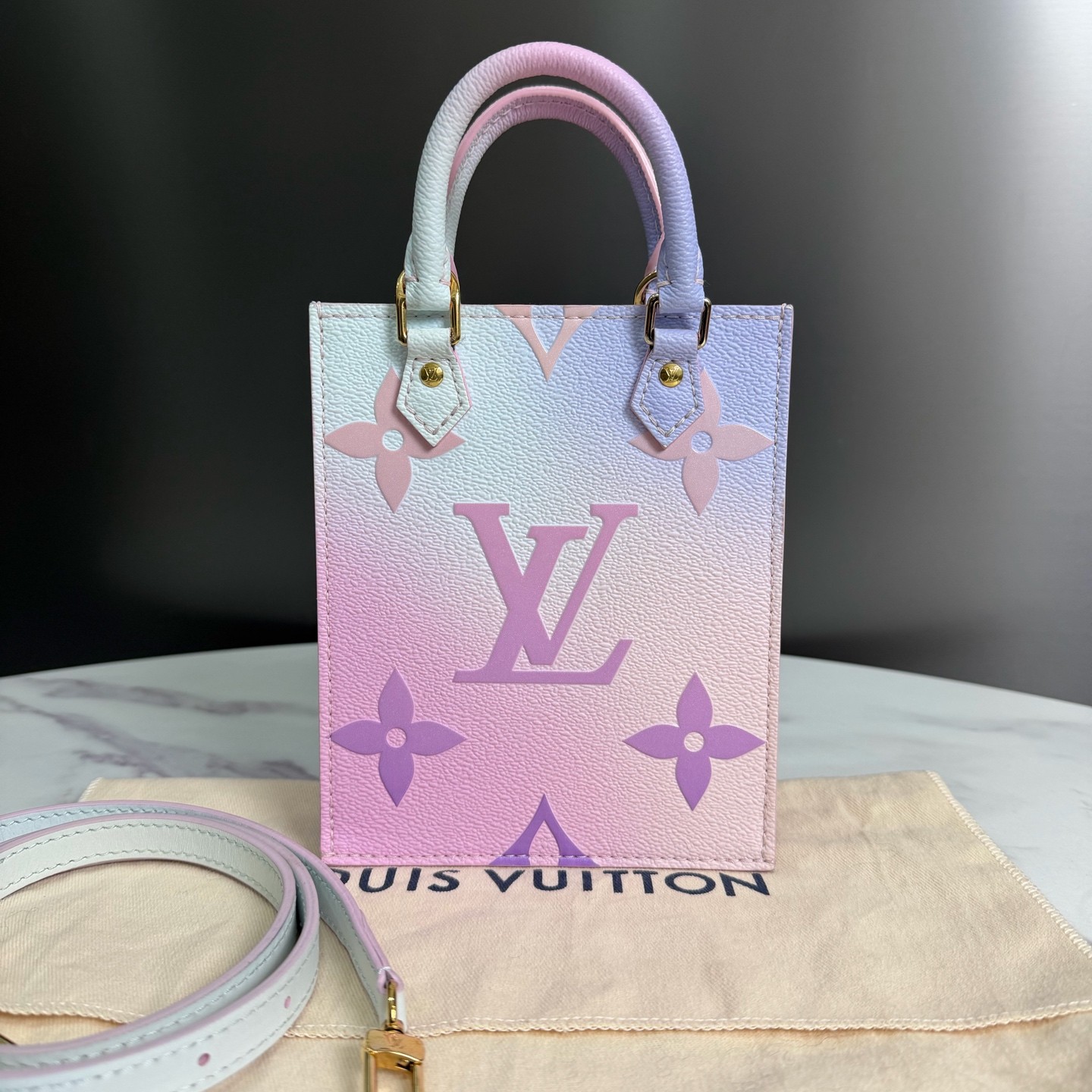 95新 LouisVuitton/路易威登 芯片款，琴谱迷你渐变18002646