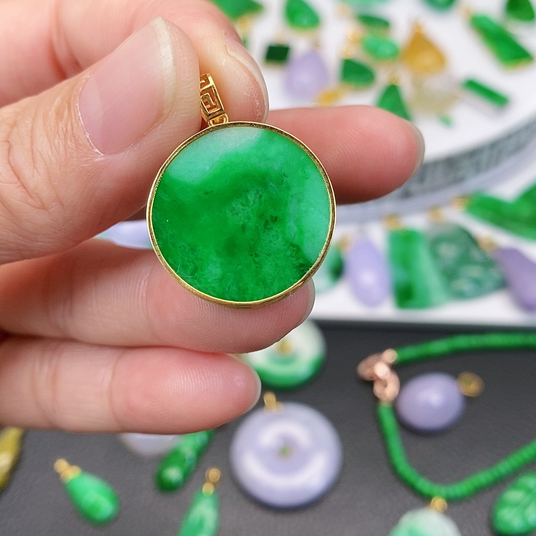 翡翠吊坠(不含链)18K金镶嵌