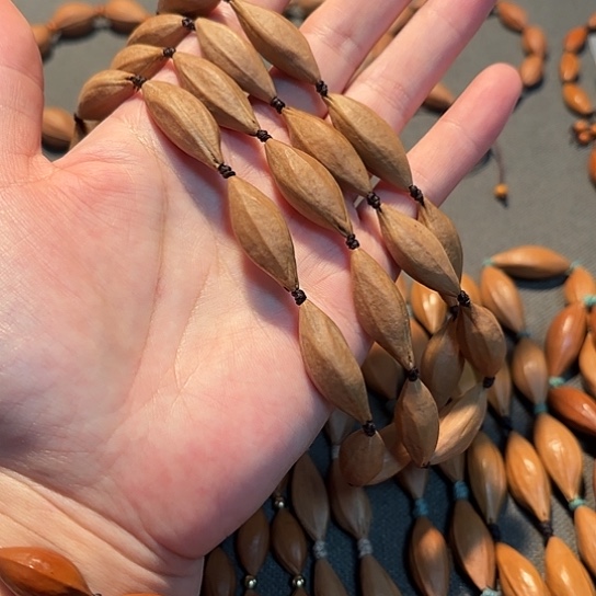 青***生1.1小柳叶脖挂30粒款