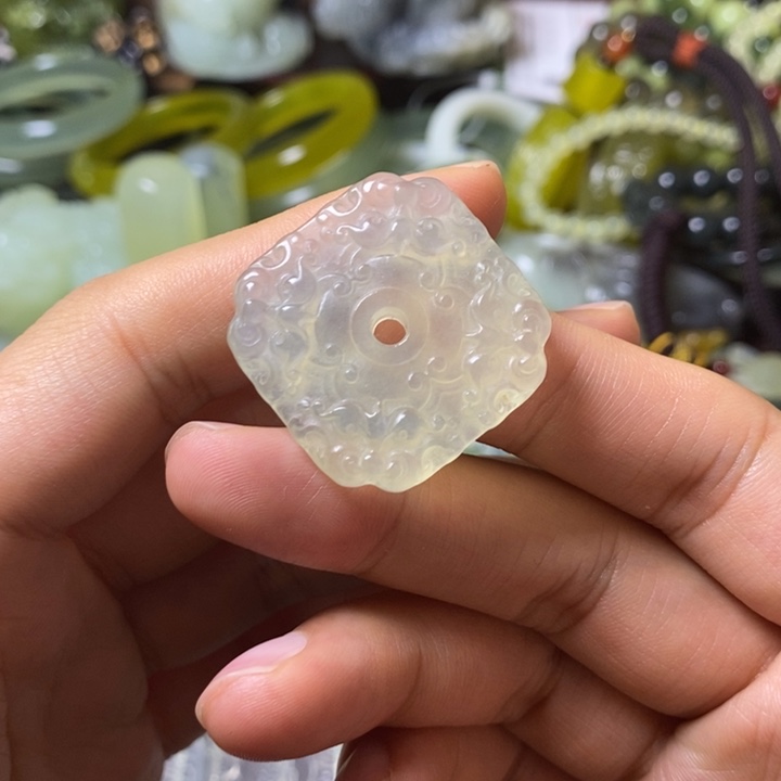 岫玉岫玉颈饰未镶嵌