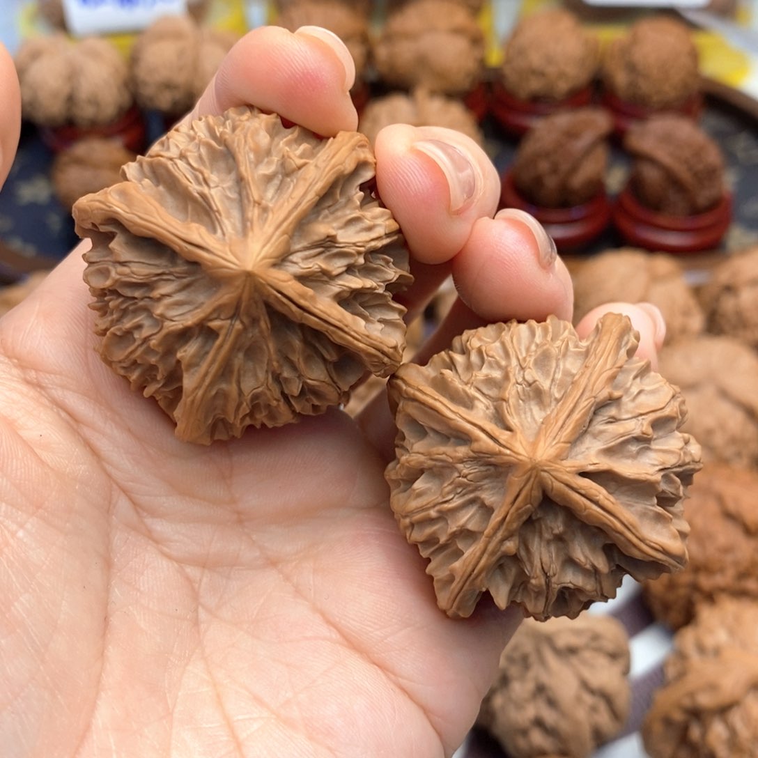 【闪购商品】文玩核桃吊坠43尺玉麒麟正四