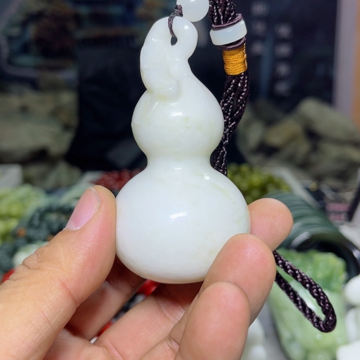 蛇纹石玉手把件未镶嵌