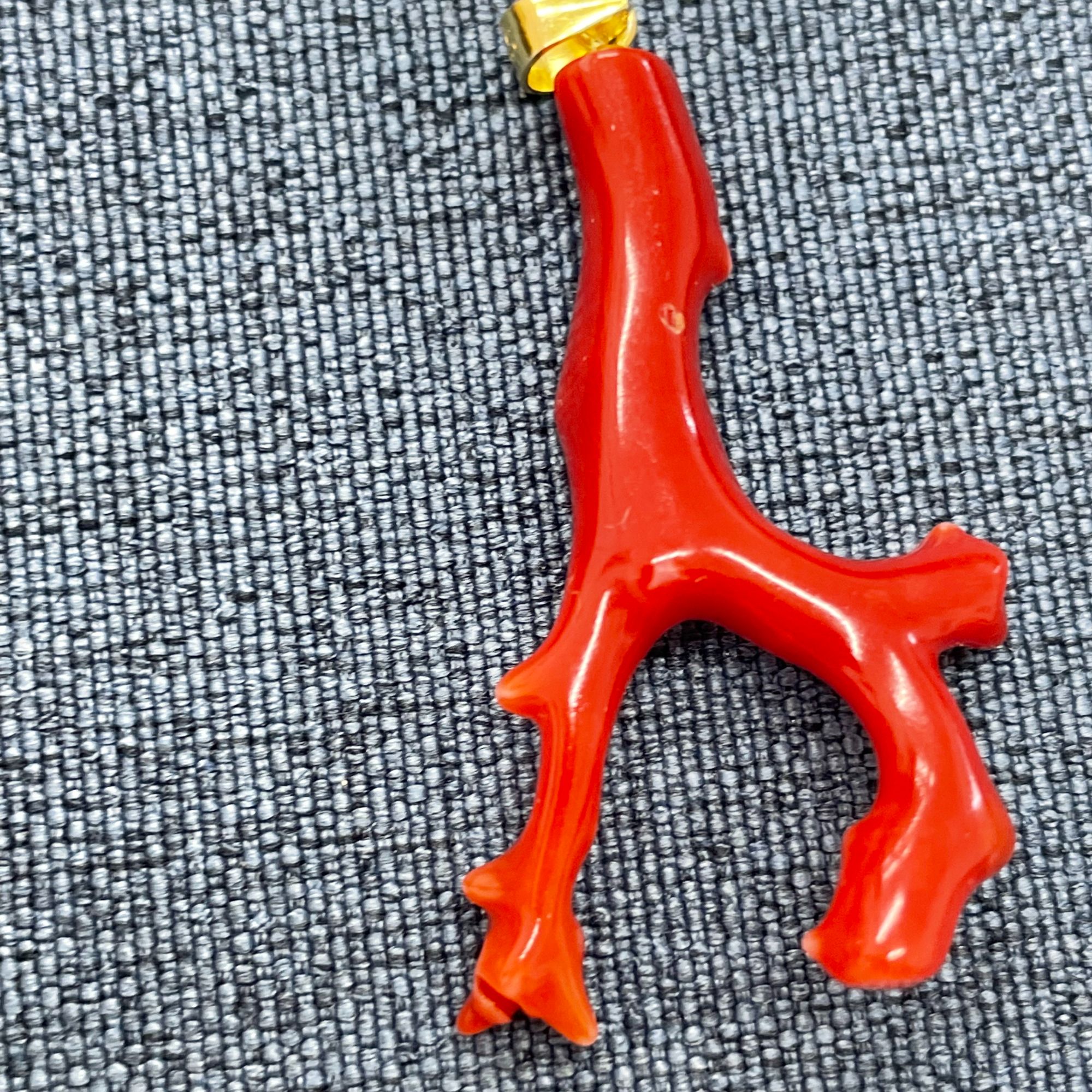 天然红珊瑚925银镀金镶嵌小枝吊坠