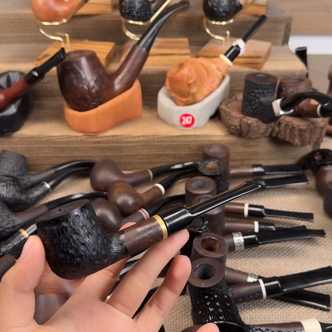 黑檀木黑檀木的颜色