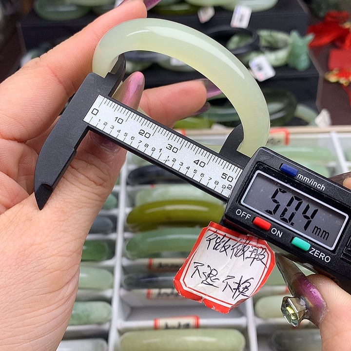 蛇纹石玉手镯未镶嵌1014