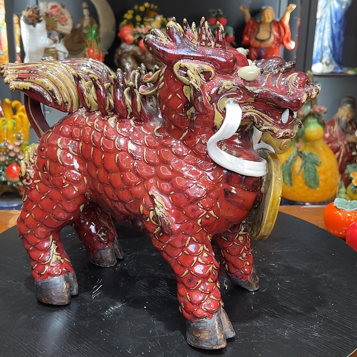 红釉大麒麟陶瓷艺术作品陶瓷艺术作品