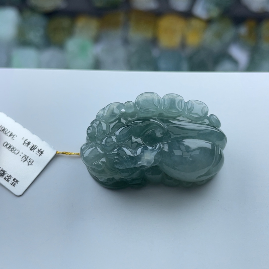 翡翠未镶嵌颈饰貔貅