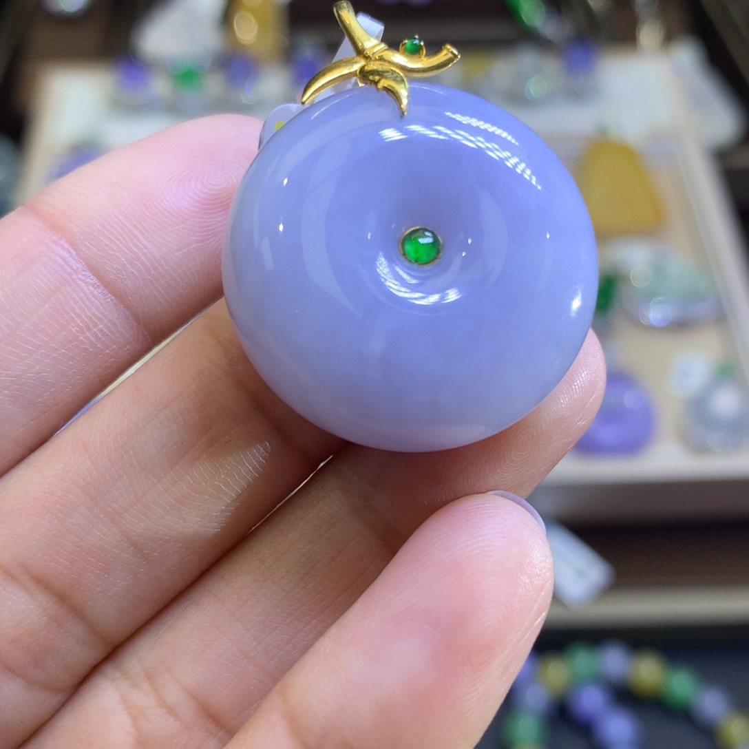 翡翠颈饰18K金镶嵌翡翠