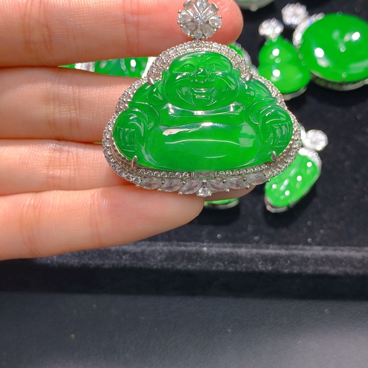 翡翠银S925镶嵌颈饰一个