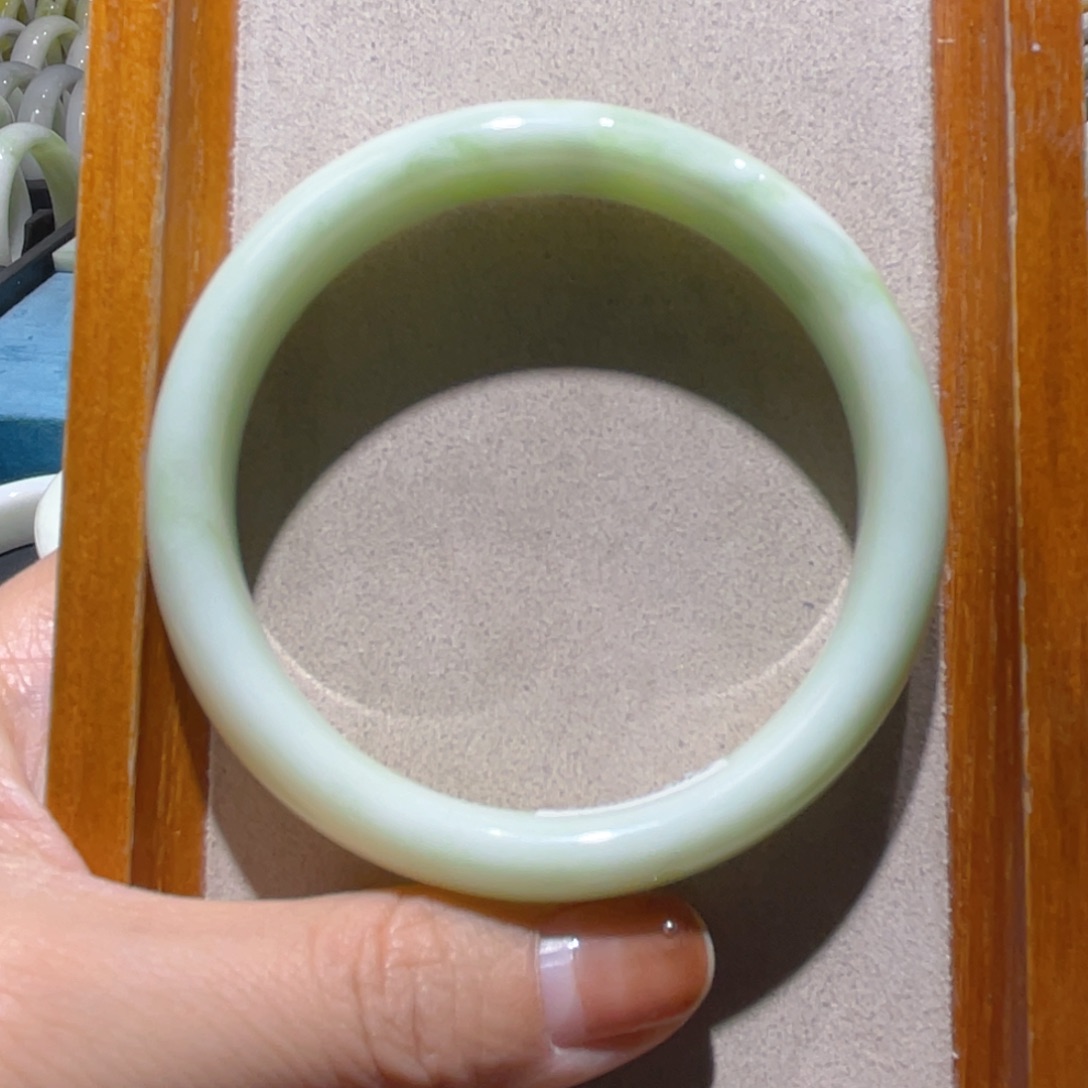 未镶嵌手镯蓝田玉（蛇纹石化大理石玉）小*子