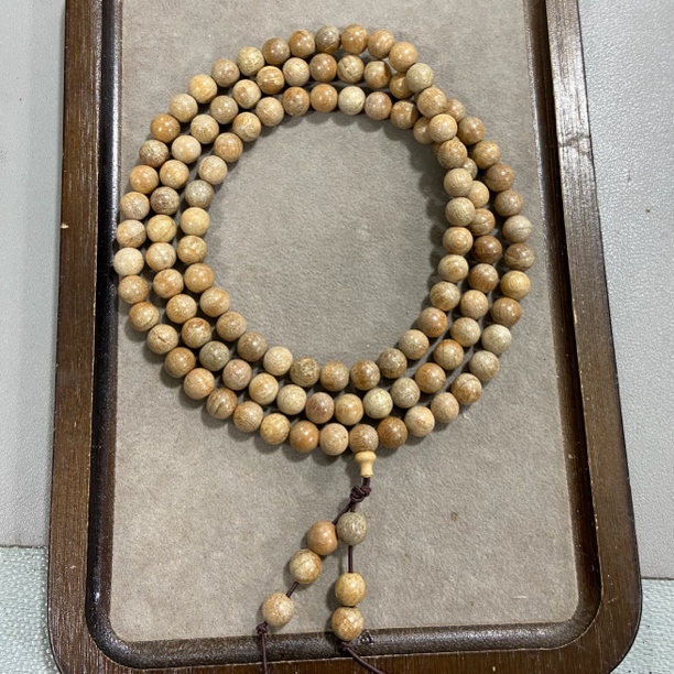 A97香樟木卡0.8多圈手串