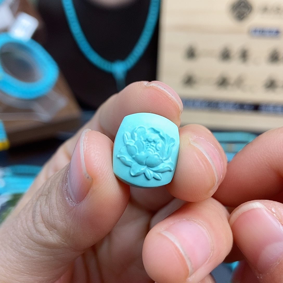 绿松石配饰未镶嵌