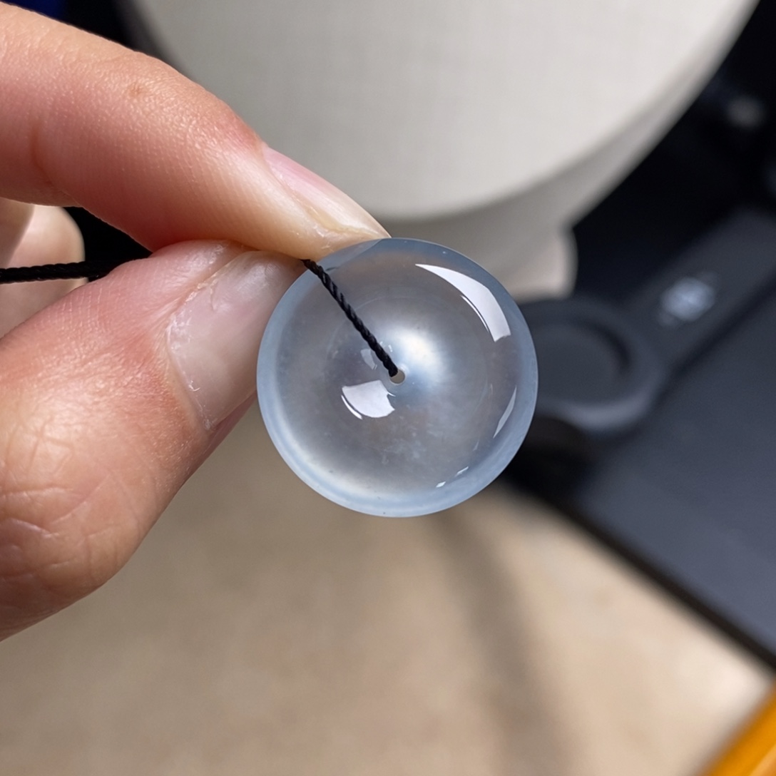 翡翠未镶嵌颈饰高冰种水淡雅蓝底天空蓝梦幻仙气冰透炸光平安扣