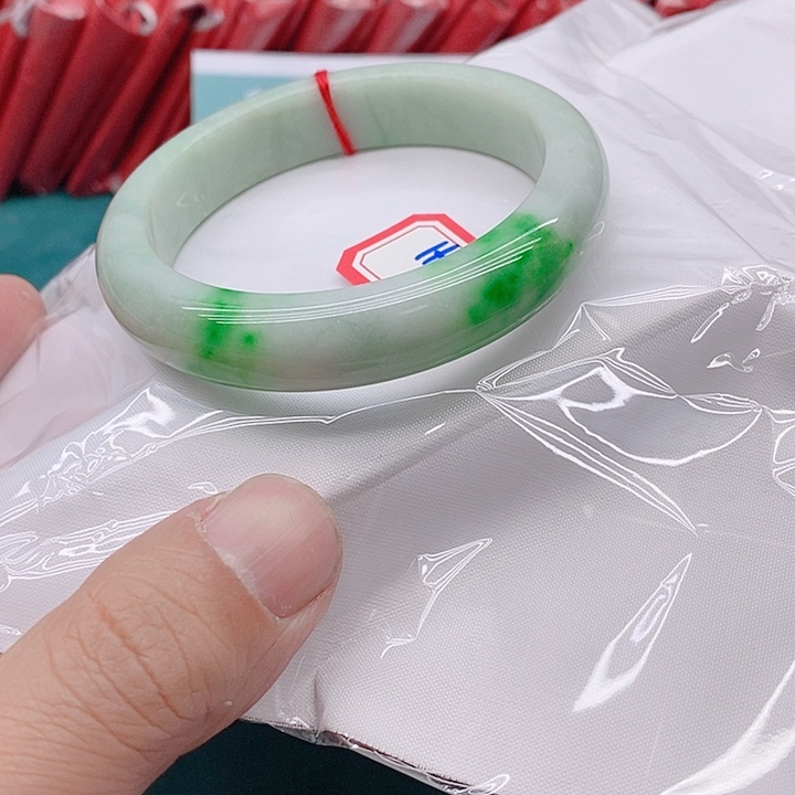 翡翠手镯未镶嵌开**吉A411111111