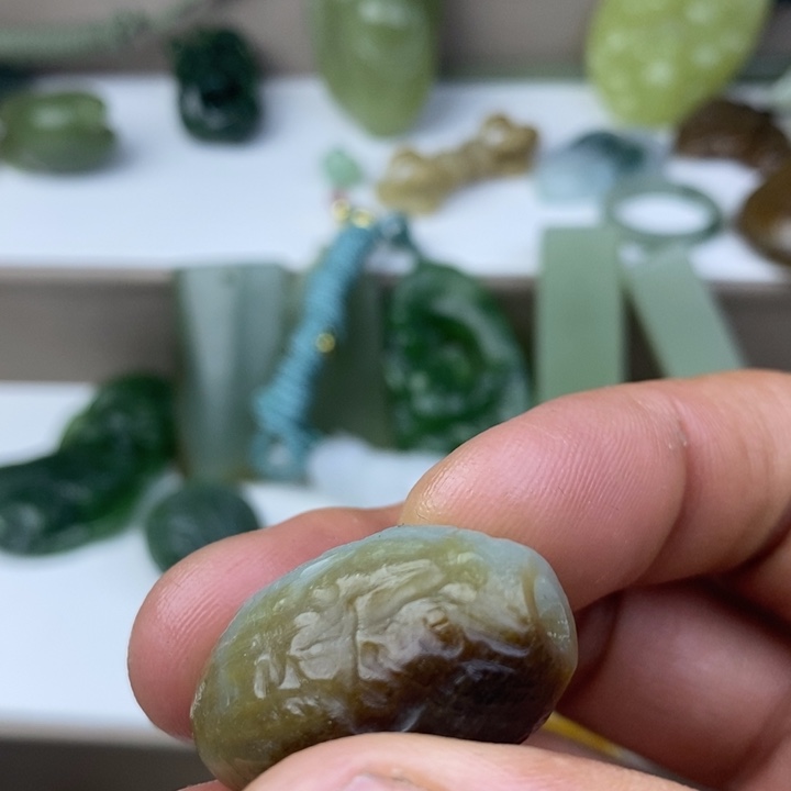 和田玉（糖玉）未镶嵌颈饰