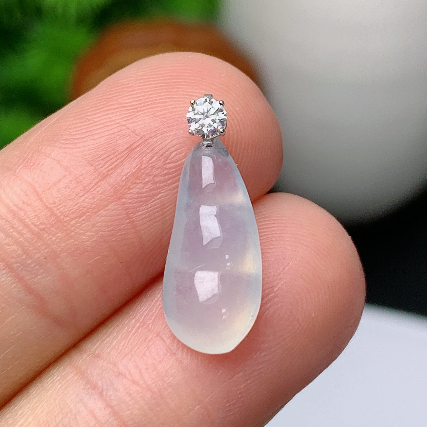 天然翡翠A货18k金镶嵌福豆吊坠251015  尺寸:17.2*7.5*5.2