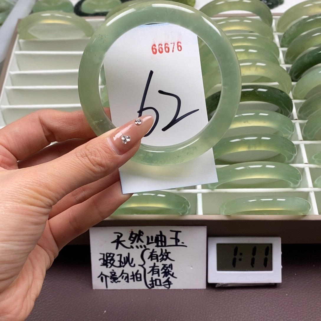 蛇纹石玉手镯未镶嵌