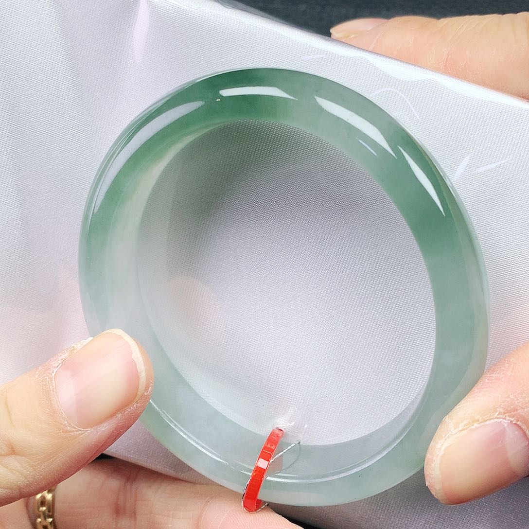 翡翠手镯未镶嵌54贵