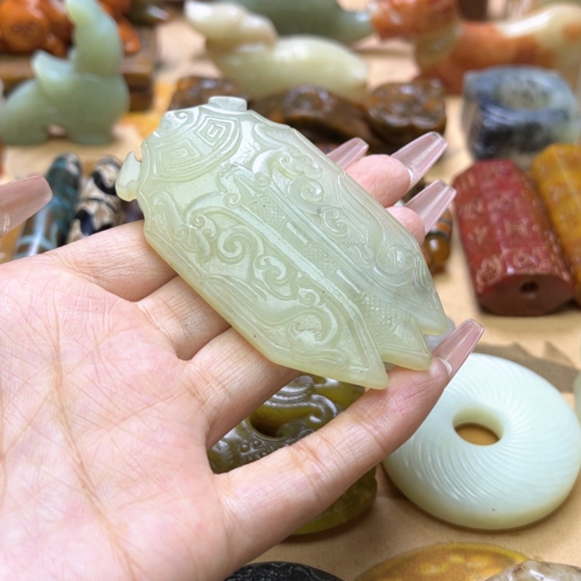 【闪购商品】蛇纹石玉颈饰未镶嵌