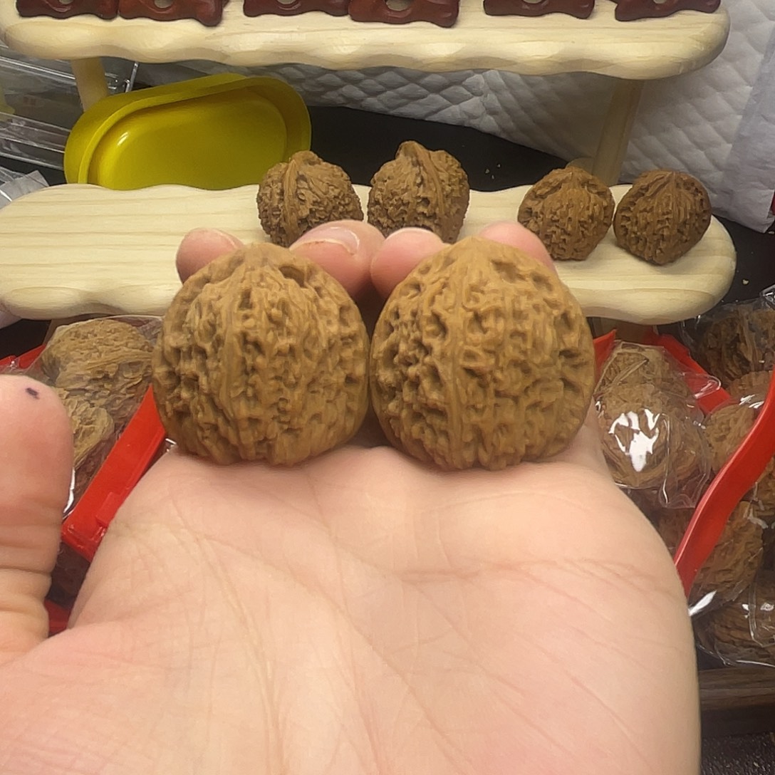 吊坠文玩核桃南疆小对儿手把件