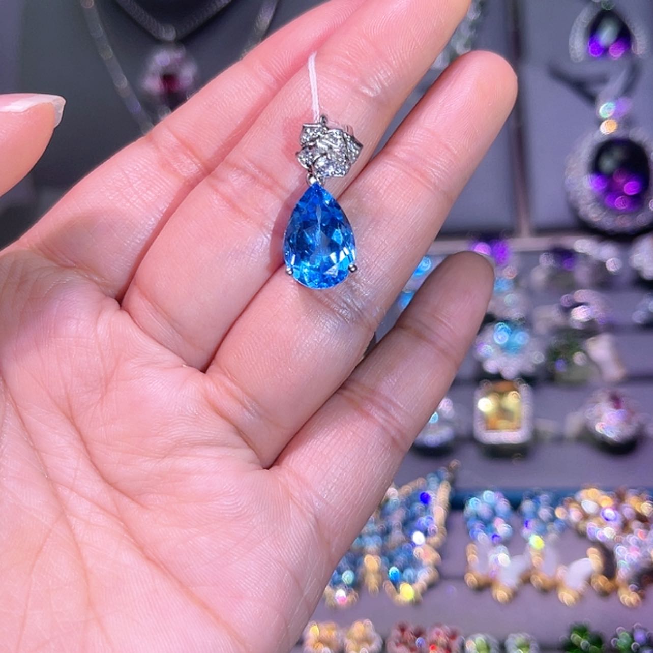 【闪购商品】托帕石吊坠(赠链)银S925镶嵌