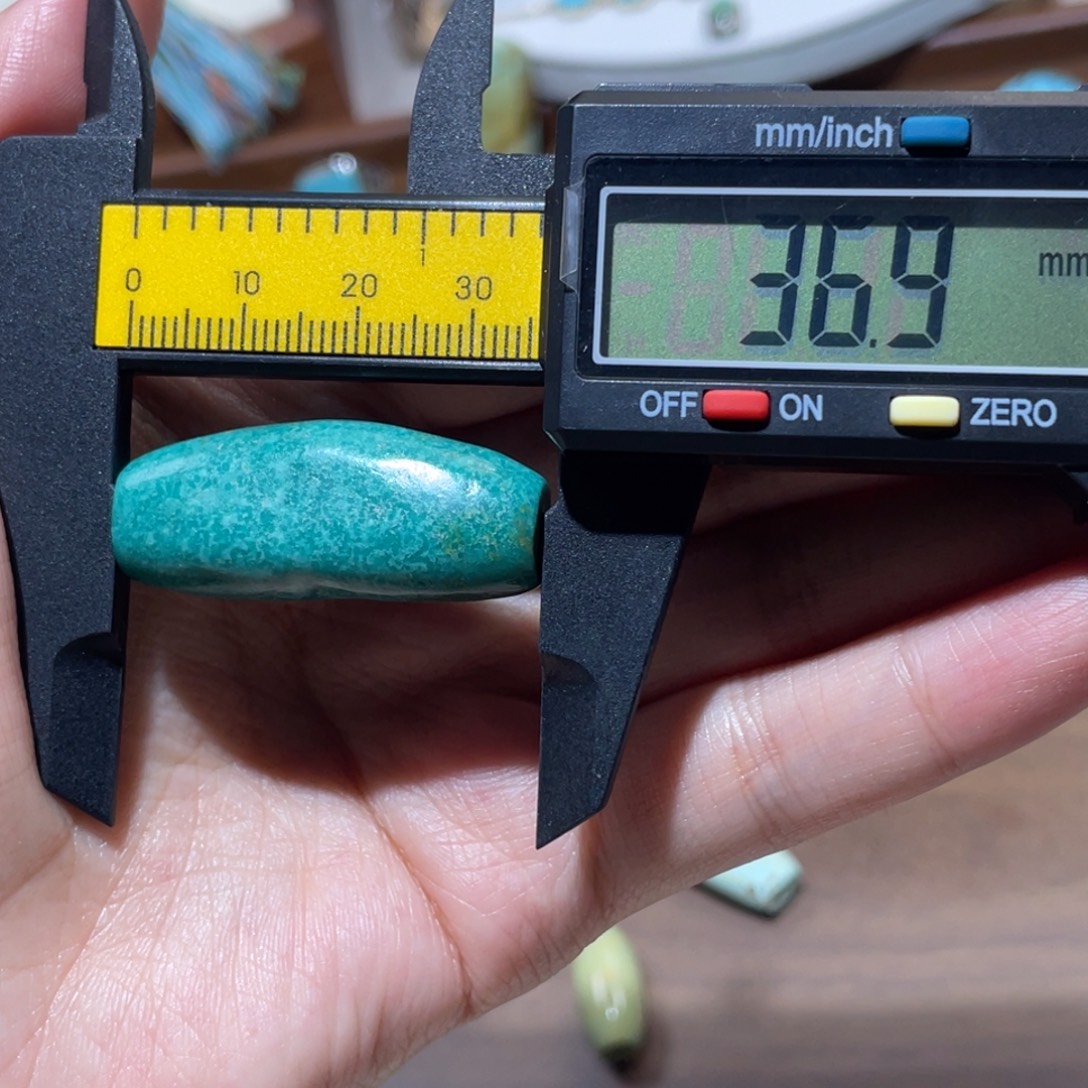 绿松石未镶嵌桶珠 