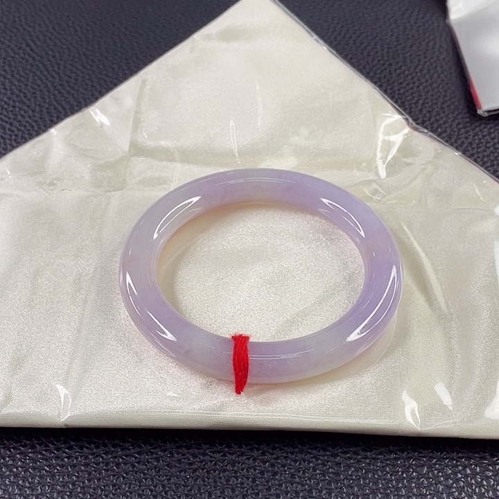 翡翠手镯未镶嵌人**我翡翠