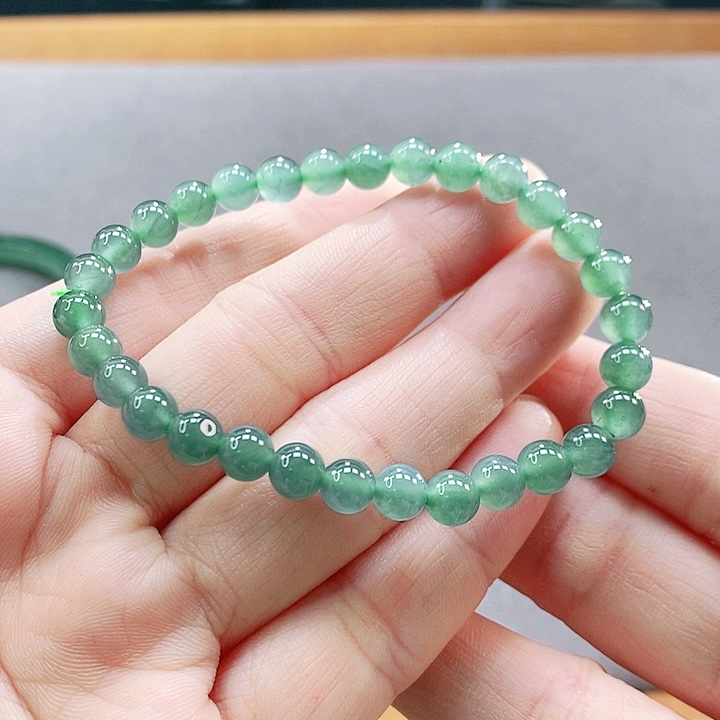 翡翠未镶嵌手镯（圆镯）