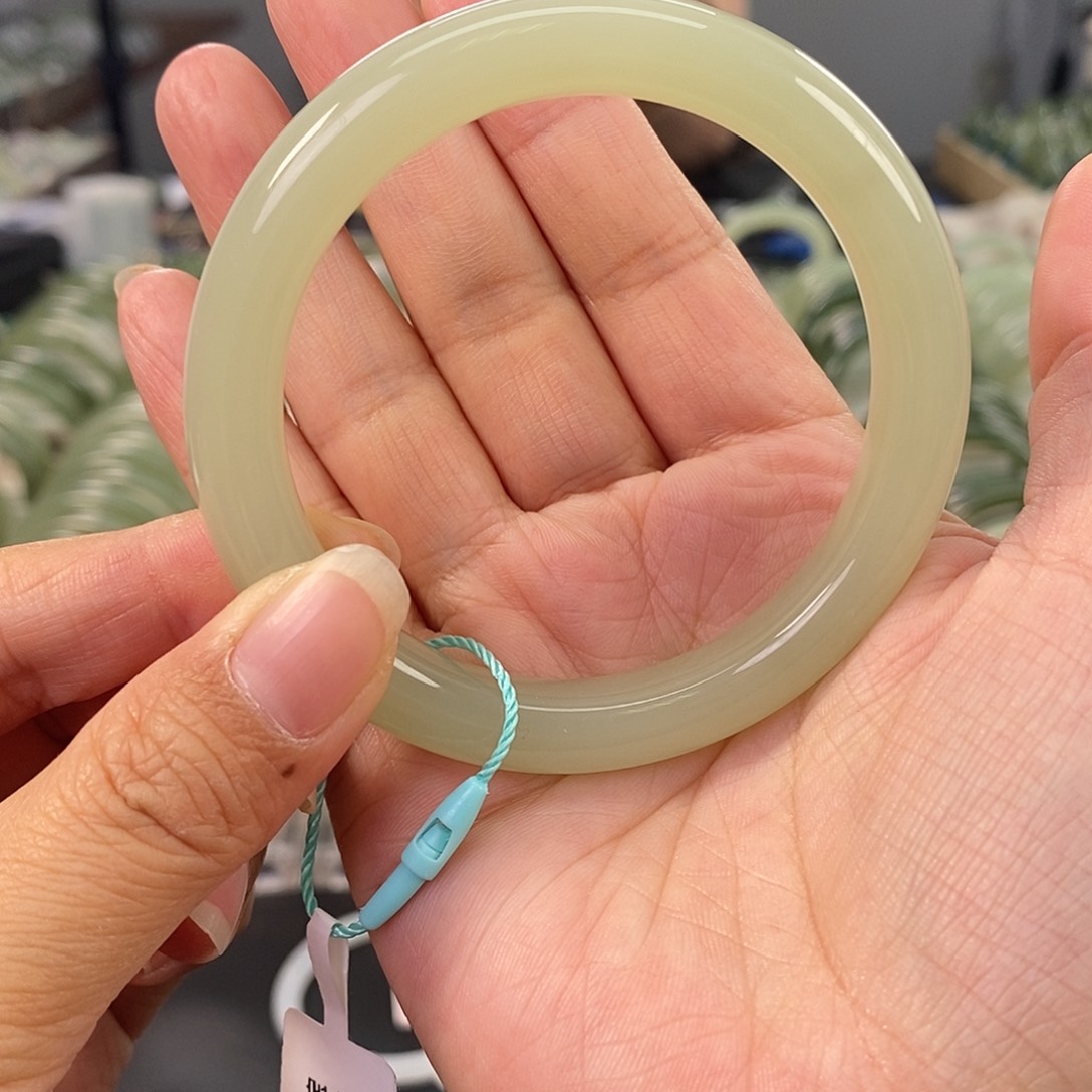 和田玉和田玉手镯56未镶嵌