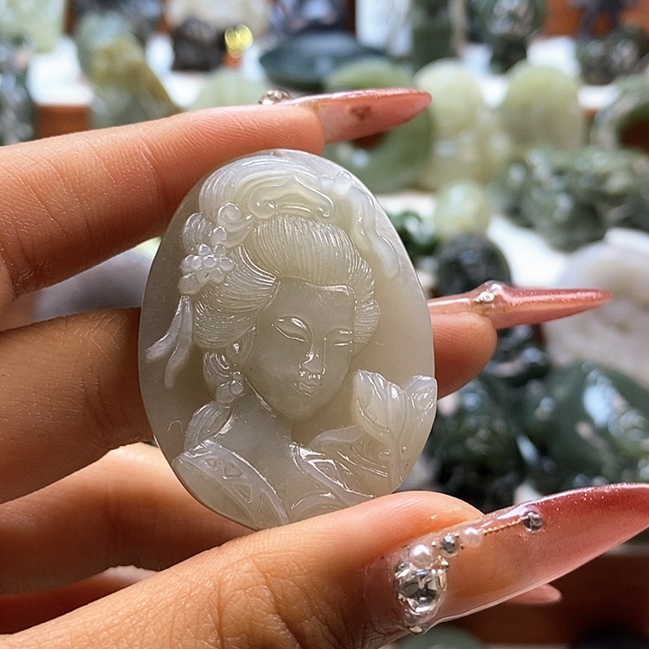 和田玉颈饰未镶嵌