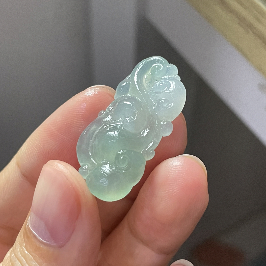 天然翡翠毛货冰透灵芝如意吊坠