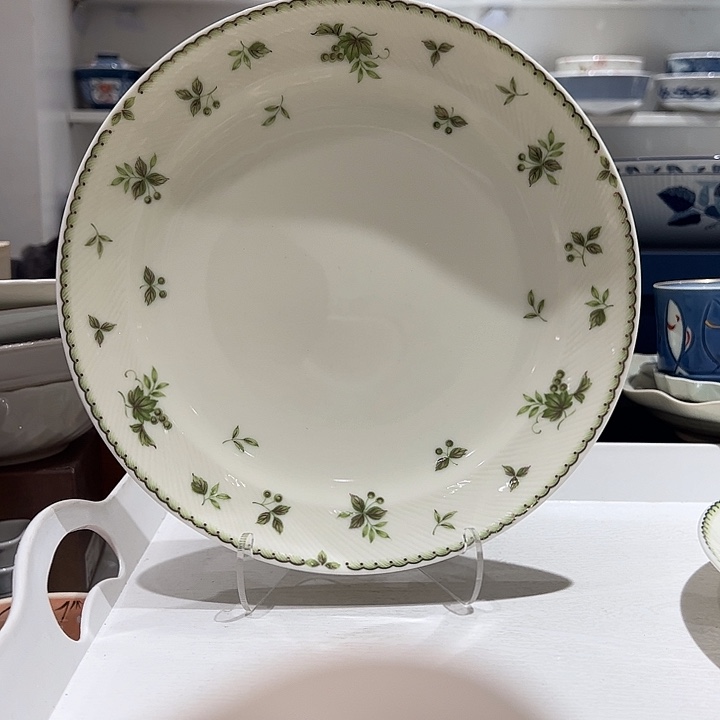 玖***柒瓷大牌小青草大盘子一个超美