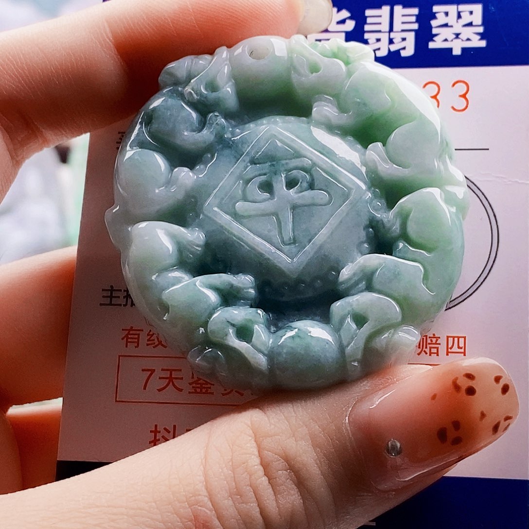 吊坠(不含链)未镶嵌翡翠