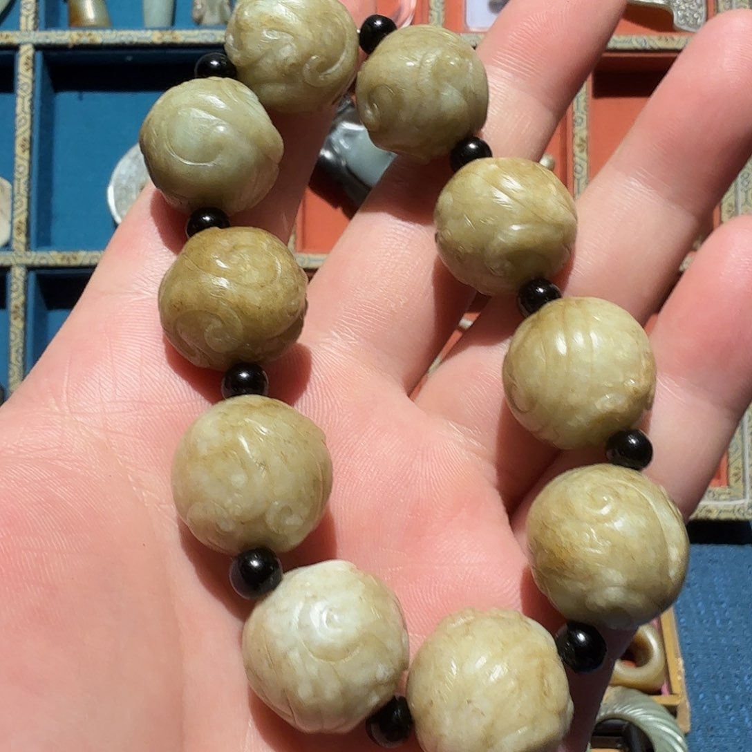 如***来和田玉未镶嵌颈饰